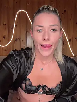 petrouchkaaa  online show from 05-14-26, 08:04