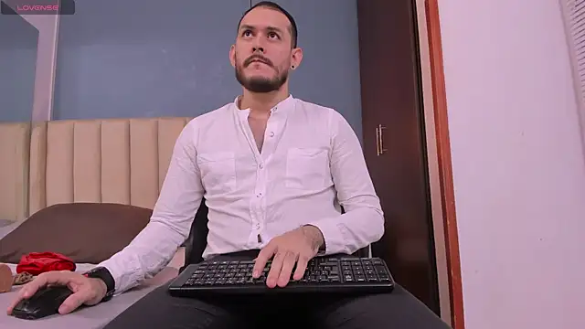 Snapshot of jeanpiere_ chatting on 11-06-25, 03:29 jeanpiere online show from 11-06-25, 03:29