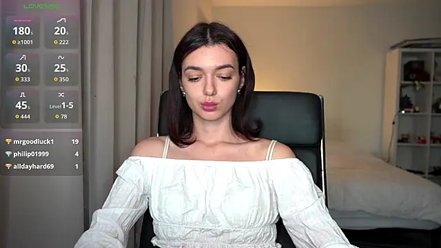 Snapshot of olivia_jeas chatting on 11-05-25, 11:05 olivia jeas online show from 11-05-25, 11:05