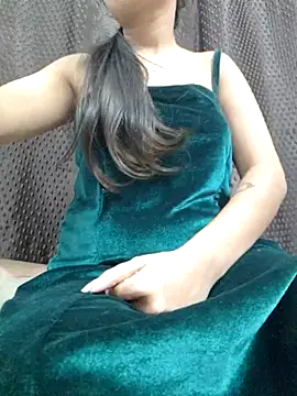 Snapshot of Roshni_98 chatting on 02-15-25, 12:01 Roshni 98 online show from 02-15-25, 12:01