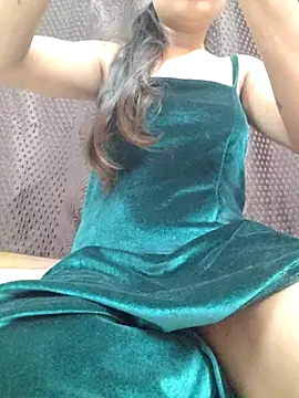 Snapshot of Roshni_98 chatting on 02-18-25, 04:48 Roshni 98 online show from 02-18-25, 04:48