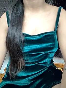 Snapshot of Roshni_98 chatting on 03-01-25, 03:49 Roshni 98 online show from 03-01-25, 03:49