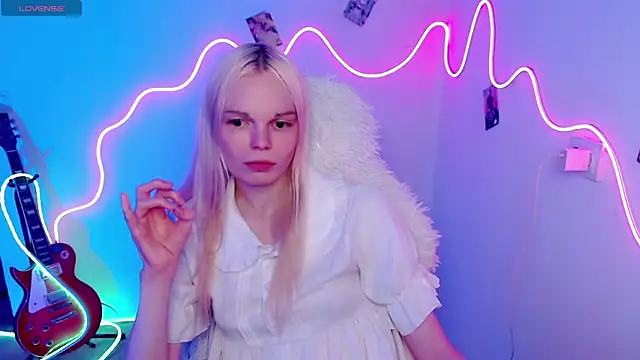 Emily Nyaffee online show from 11-06-25, 08:32