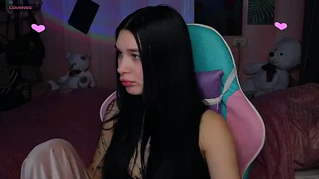 Amanda Tender online show from 10-28-25, 10:12