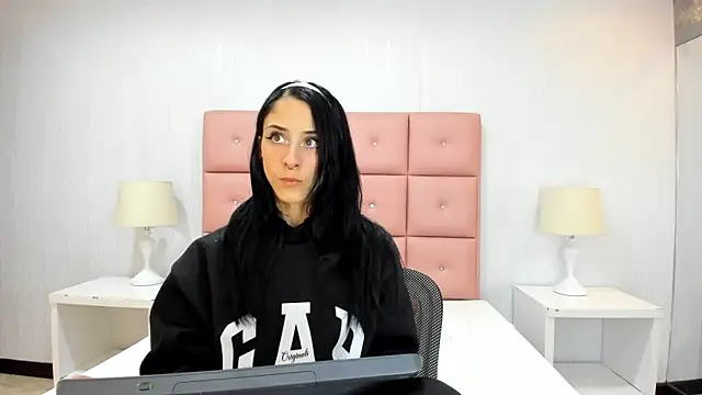 lhiamfit online show from 12-31-24, 11:53