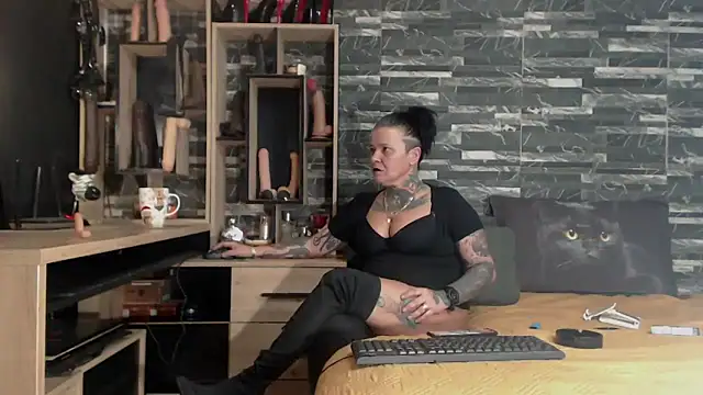 Mistress Miry online show from 01-29-25, 01:05