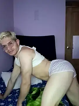 Snapshot of Youngsterhot chatting on 01-16-25, 01:27 Youngsterhot online show from 01-16-25, 01:27