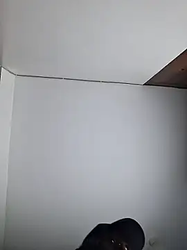 Snapshot of hornycreamybabe chatting on 12-15-25, 01:43 hornycreamybabe online show from 12-15-25, 01:43