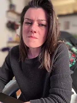 Snapshot of LadyLena1 chatting on 01-06-25, 03:09 LadyLena1 online show from 01-06-25, 03:09