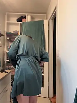 Snapshot of LadyLena1 chatting on 01-24-25, 06:14 LadyLena1 online show from 01-24-25, 06:14