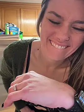 Snapshot of LadyLena1 chatting on 02-16-25, 03:15 LadyLena1 online show from 02-16-25, 03:15