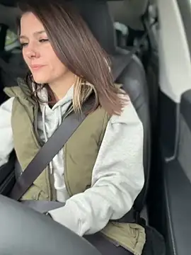 Snapshot of LadyLena1 chatting on 10-12-25, 06:29 LadyLena1 online show from 10-12-25, 06:29