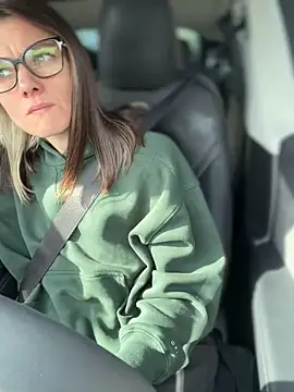 Snapshot of LadyLena1 chatting on 11-06-25, 07:48 LadyLena1 online show from 11-06-25, 07:48