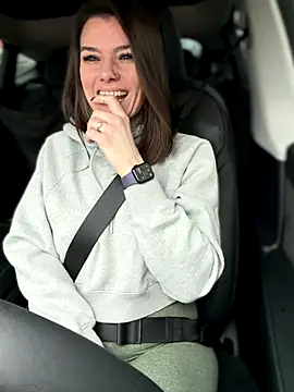 Snapshot of LadyLena1 chatting on 12-18-25, 09:10 LadyLena1 online show from 12-18-25, 09:10