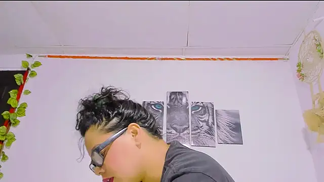 Alhelqueen online show from 02-14-25, 10:58