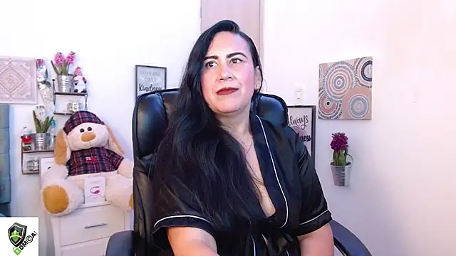 Snapshot of amalia_brunette chatting on 12-05-24, 11:07 amalia brunette online show from 12-05-24, 11:07