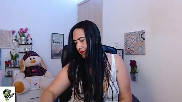 Snapshot of amalia_brunette chatting on 12-06-24, 11:03 amalia brunette online show from 12-06-24, 11:03