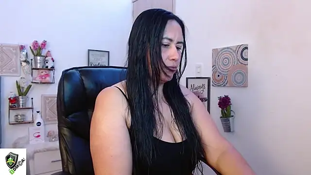 Snapshot of amalia_brunette chatting on 01-03-25, 11:01 amalia brunette online show from 01-03-25, 11:01