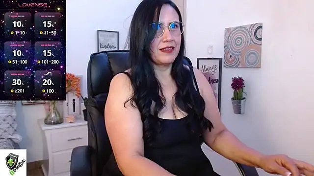 Snapshot of amalia_brunette chatting on 01-29-25, 06:28 amalia brunette online show from 01-29-25, 06:28