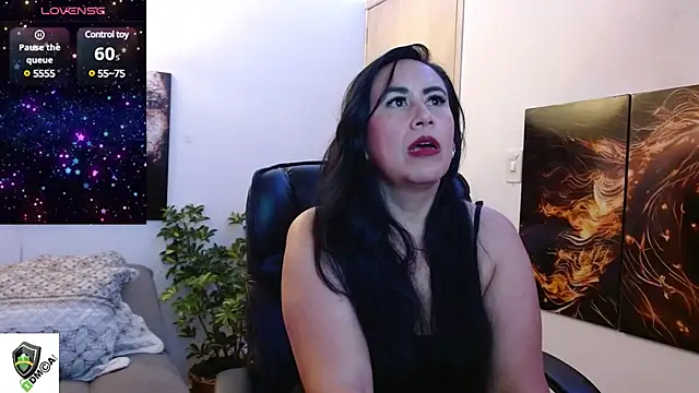 Snapshot of amalia_brunette chatting on 03-08-25, 10:56 amalia brunette online show from 03-08-25, 10:56