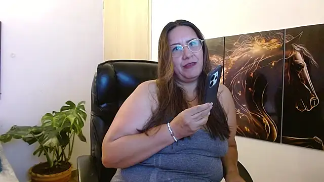 amalia brunette online show from 04-20-26, 10:00