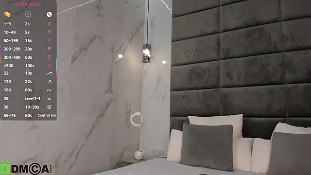 Skinny Alice online show from 10-20-25, 01:17