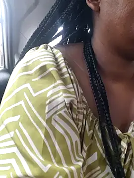 Snapshot of Bootyliciousbbw12 chatting on 10-31-25, 06:03 Bootyliciousbbw12 online show from 10-31-25, 06:03