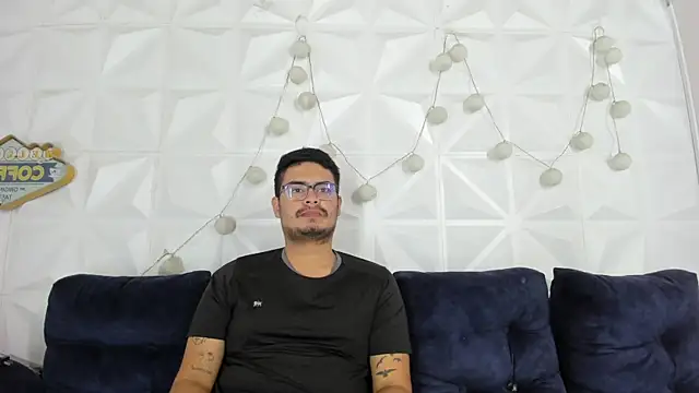 Snapshot of willy_colombia chatting on 01-22-25, 08:17 willy colombia online show from 01-22-25, 08:17