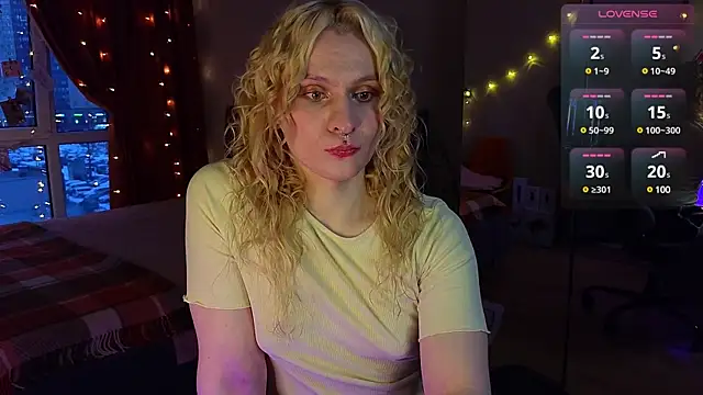 Snapshot of Lori_Myaf chatting on 03-03-25, 03:20 Lori Myaf online show from 03-03-25, 03:20