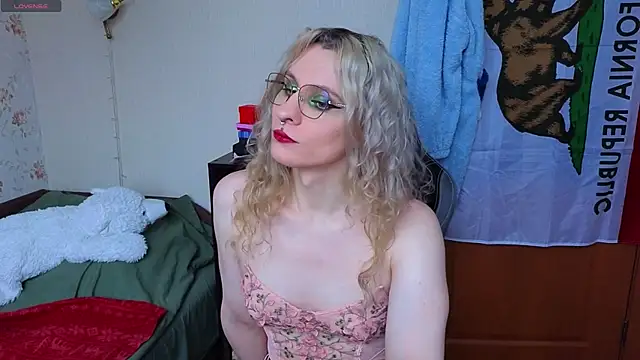 Snapshot of Lori_Myaf chatting on 02-10-26, 01:37 Lori Myaf online show from 02-10-26, 01:37