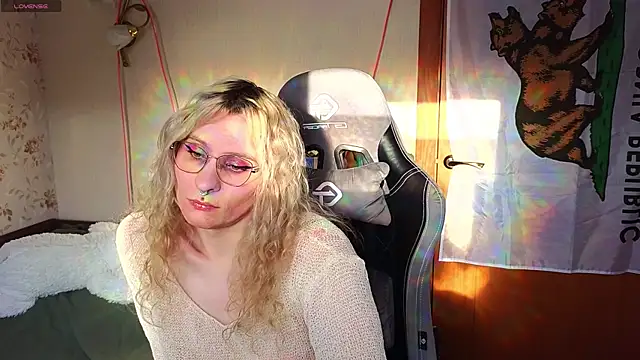 Snapshot of Lori_Myaf chatting on 02-24-26, 01:31 Lori Myaf online show from 02-24-26, 01:31