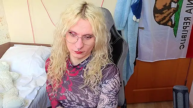 Lori Myaf online show from 04-24-26, 03:47