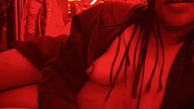 Snapshot of ROXYNL chatting on 12-23-24, 08:47 ROXYNL online show from 12-23-24, 08:47