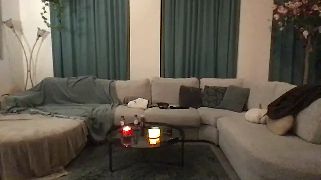 Snapshot of ROXYNL chatting on 01-15-26, 06:00 ROXYNL online show from 01-15-26, 06:00