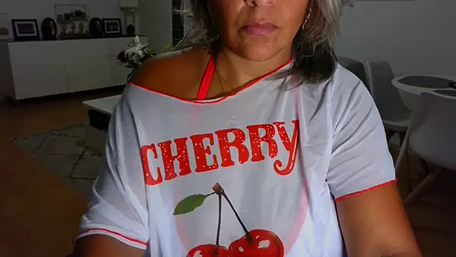 sarametisse26 online show from 09-25-25, 07:01