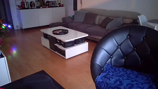 sarametisse26 online show from 12-04-25, 08:01