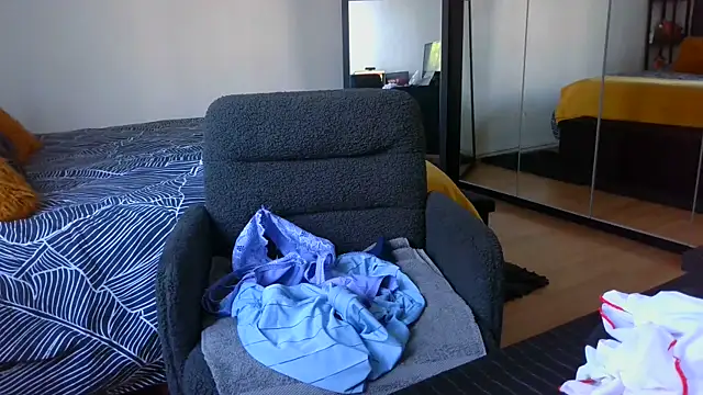 sarametisse26 online show from 04-08-26, 06:46