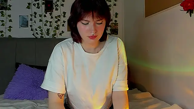 Snapshot of miss_Lizzy chatting on 12-14-24, 04:34 miss Lizzy online show from 12-14-24, 04:34