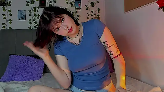 Snapshot of miss_Lizzy chatting on 12-23-24, 01:18 miss Lizzy online show from 12-23-24, 01:18