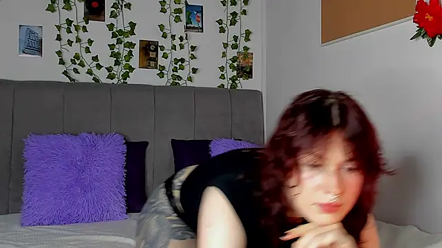 Snapshot of miss_Lizzy chatting on 10-20-25, 01:17 miss Lizzy online show from 10-20-25, 01:17