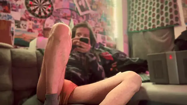 Snapshot of DownstairsSky chatting on 02-01-26, 06:56 DownstairsSky online show from 02-01-26, 06:56