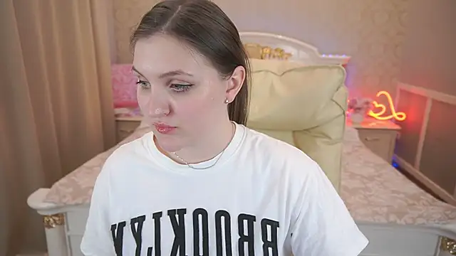 Snapshot of EmmyCharmm chatting on 12-02-24, 12:51 EmmyCharmm online show from 12-02-24, 12:51