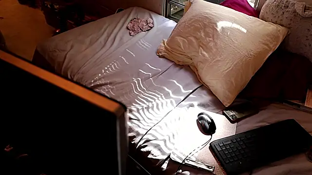 xxpixeyxx online show from 10-15-25, 04:29