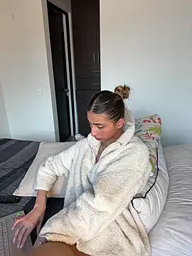 Ameellie online show from 02-07-25, 04:14