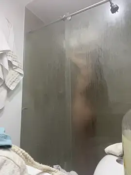 Ameellie online show from 10-15-25, 03:12