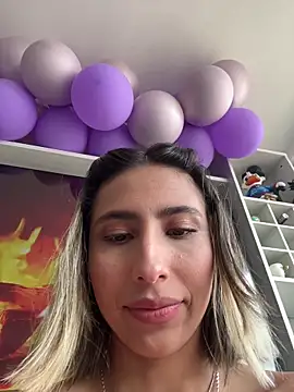 Ameellie online show from 11-12-25, 04:07