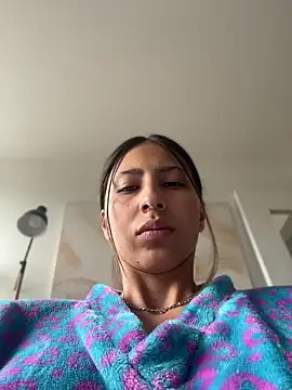 Ameellie online show from 04-17-26, 03:15