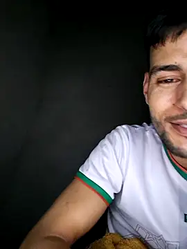 Snapshot of motanjer chatting on 10-14-25, 01:17 motanjer online show from 10-14-25, 01:17