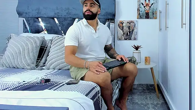 Snapshot of Zack_Froone chatting on 05-28-26, 01:41 Zack Froone online show from 05-28-26, 01:41