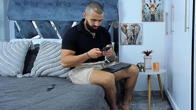 Snapshot of Zack_Froone chatting on 07-27-26, 12:56 Zack Froone online show from 07-27-26, 12:56